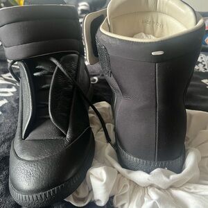 MAISON MARGIELA •